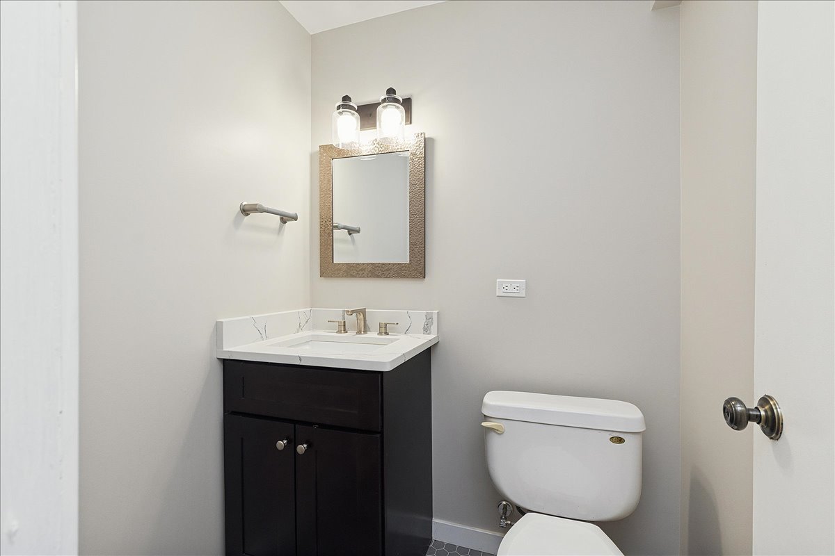 7440 W Manitoba Drive, Palos Heights, IL 60463