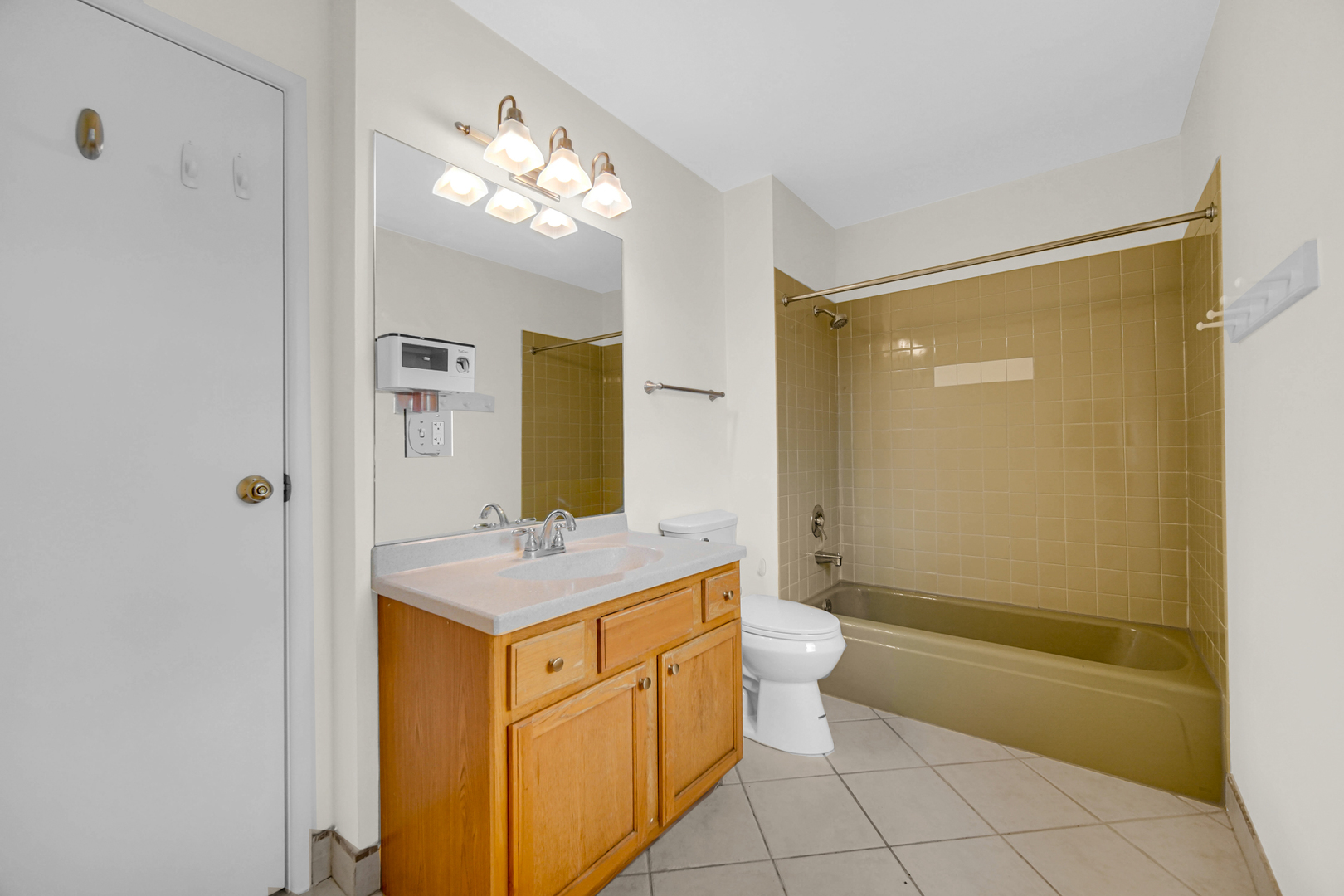 140 Leslie Lane, Bolingbrook, IL 60440