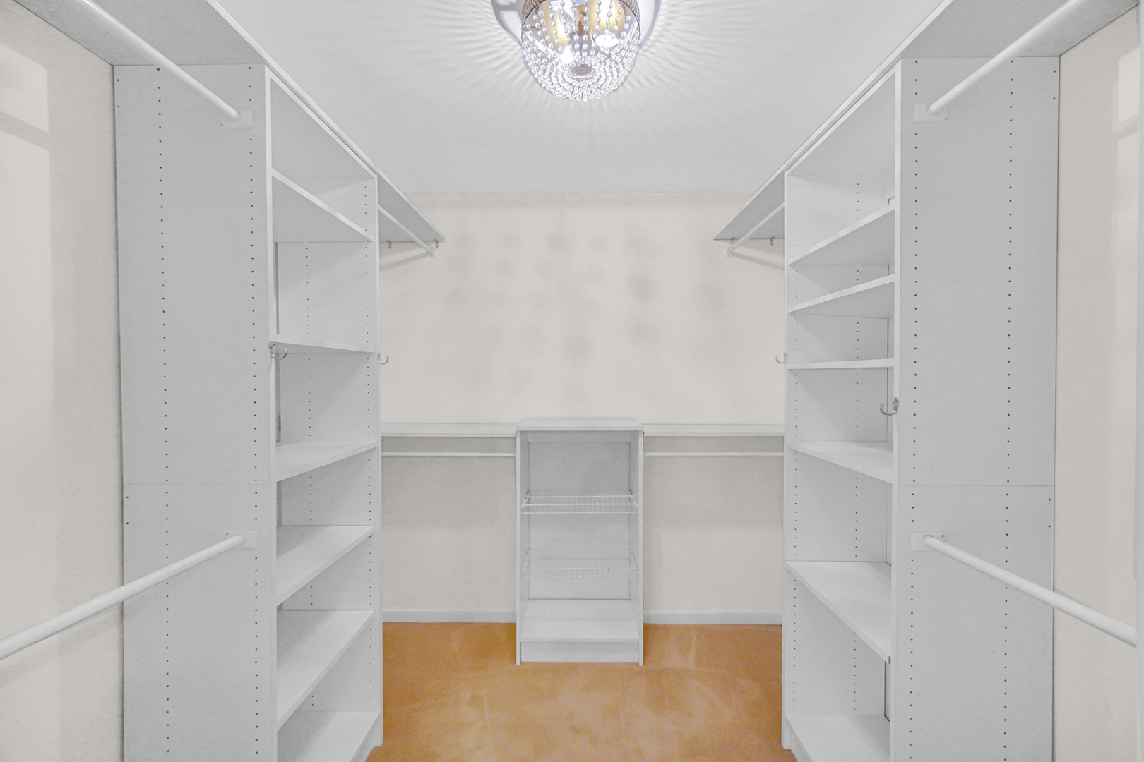 140 Leslie Lane, Bolingbrook, IL 60440