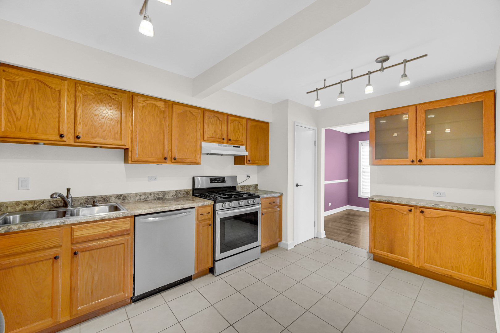 140 Leslie Lane, Bolingbrook, IL 60440