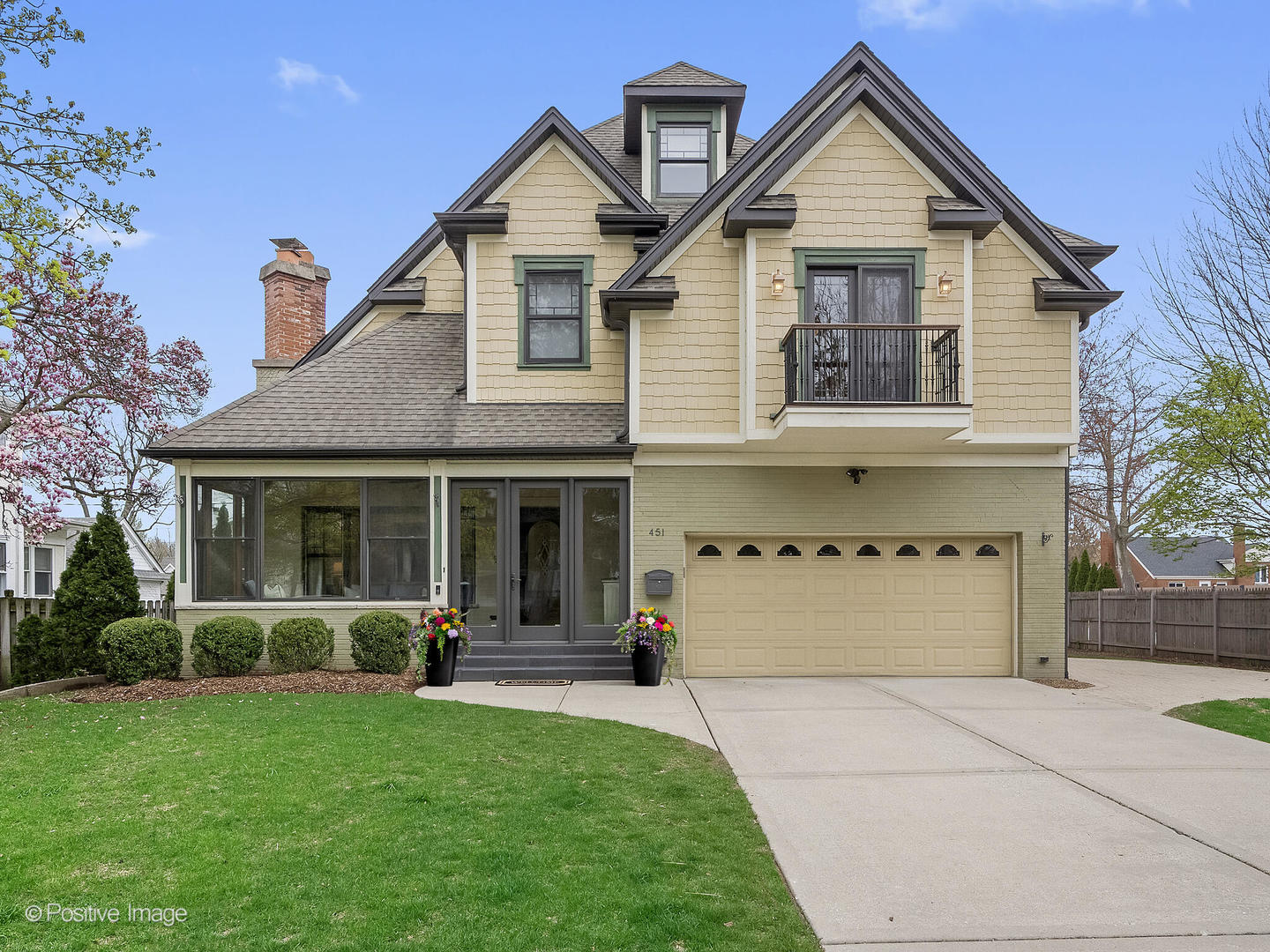 451 S SPRING Avenue, La Grange, IL 60525