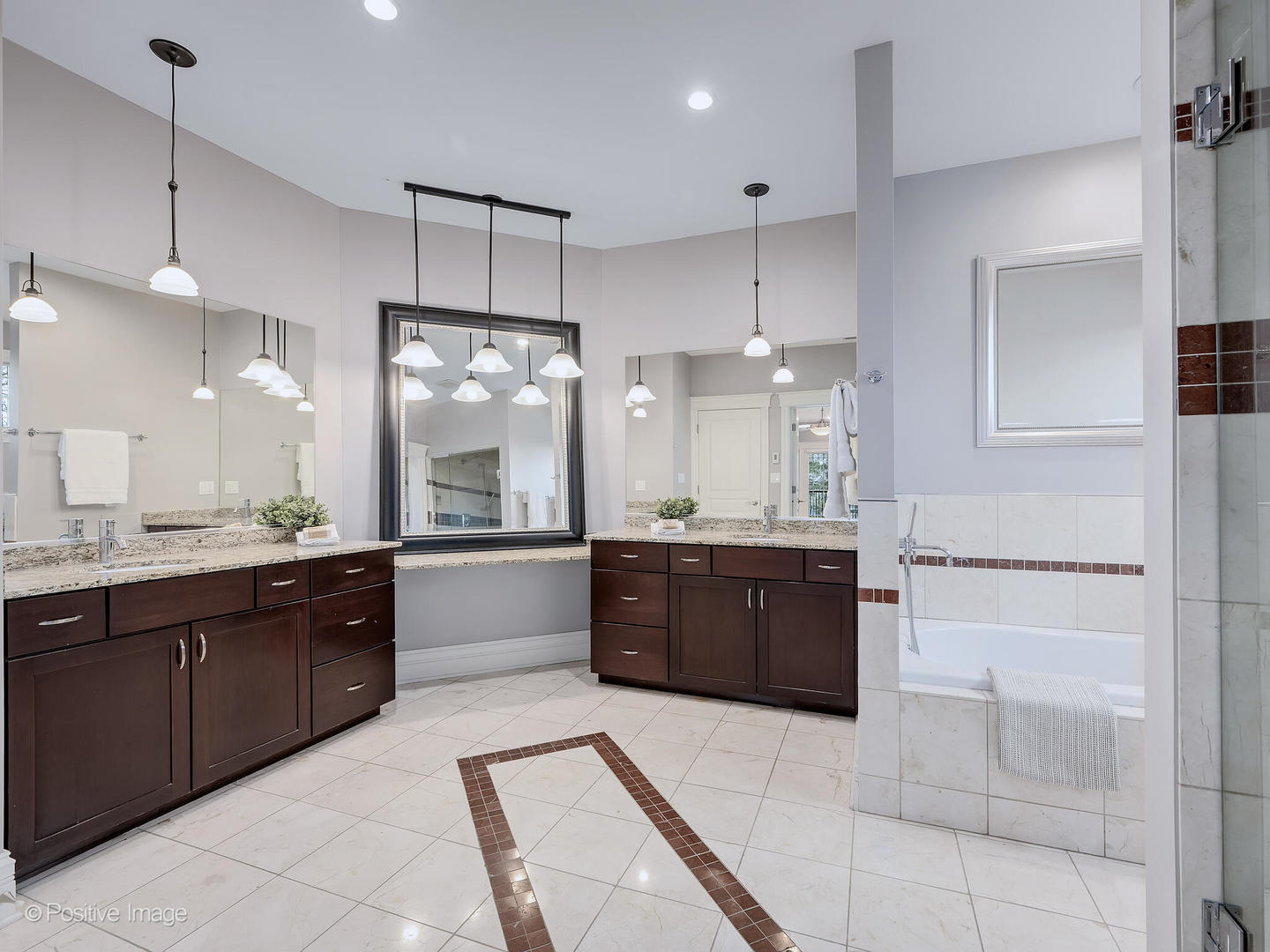 451 S SPRING Avenue, La Grange, IL 60525