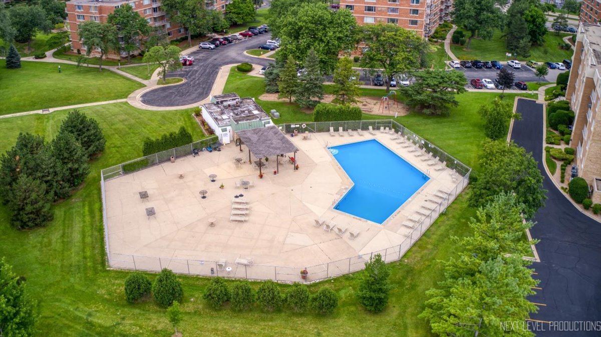 2222 S Stewart Avenue #1C, Lombard, IL 60148