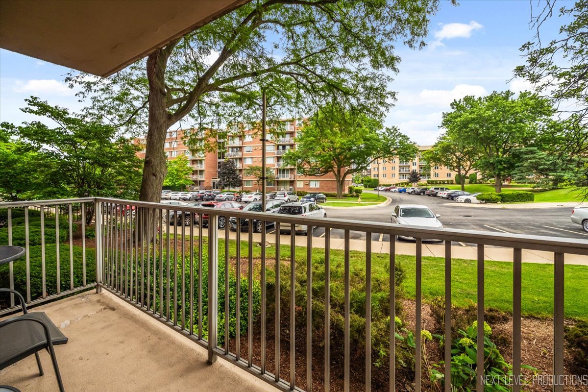 2222 S Stewart Avenue #1C, Lombard, IL 60148