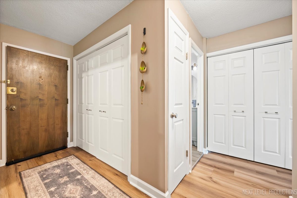 2222 S Stewart Avenue #1C, Lombard, IL 60148