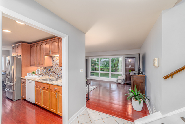 21W021 Marlborough Lane, Lombard, IL 60148