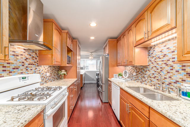 21W021 Marlborough Lane, Lombard, IL 60148