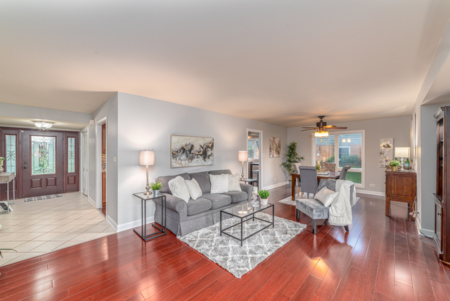 21W021 Marlborough Lane, Lombard, IL 60148