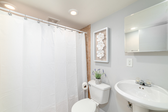 21W021 Marlborough Lane, Lombard, IL 60148