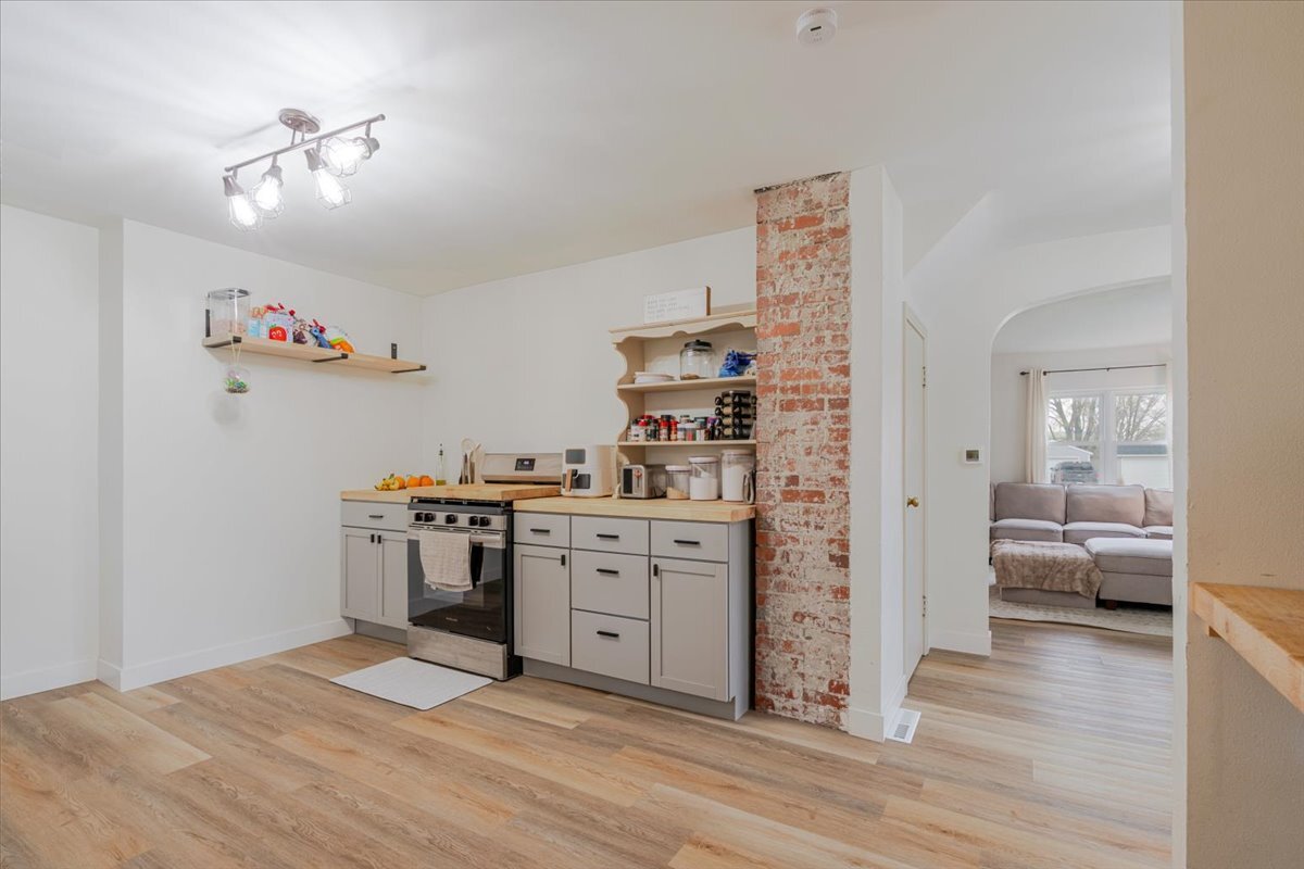 105 Detweiller Street, Congerville, IL 61729