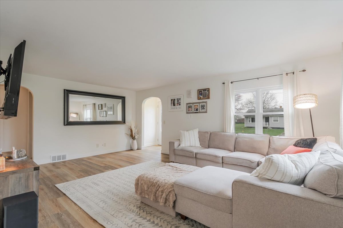 105 Detweiller Street, Congerville, IL 61729