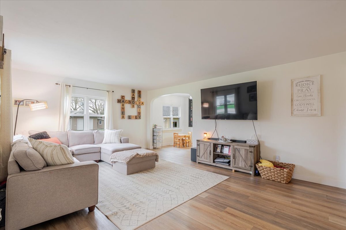 105 Detweiller Street, Congerville, IL 61729