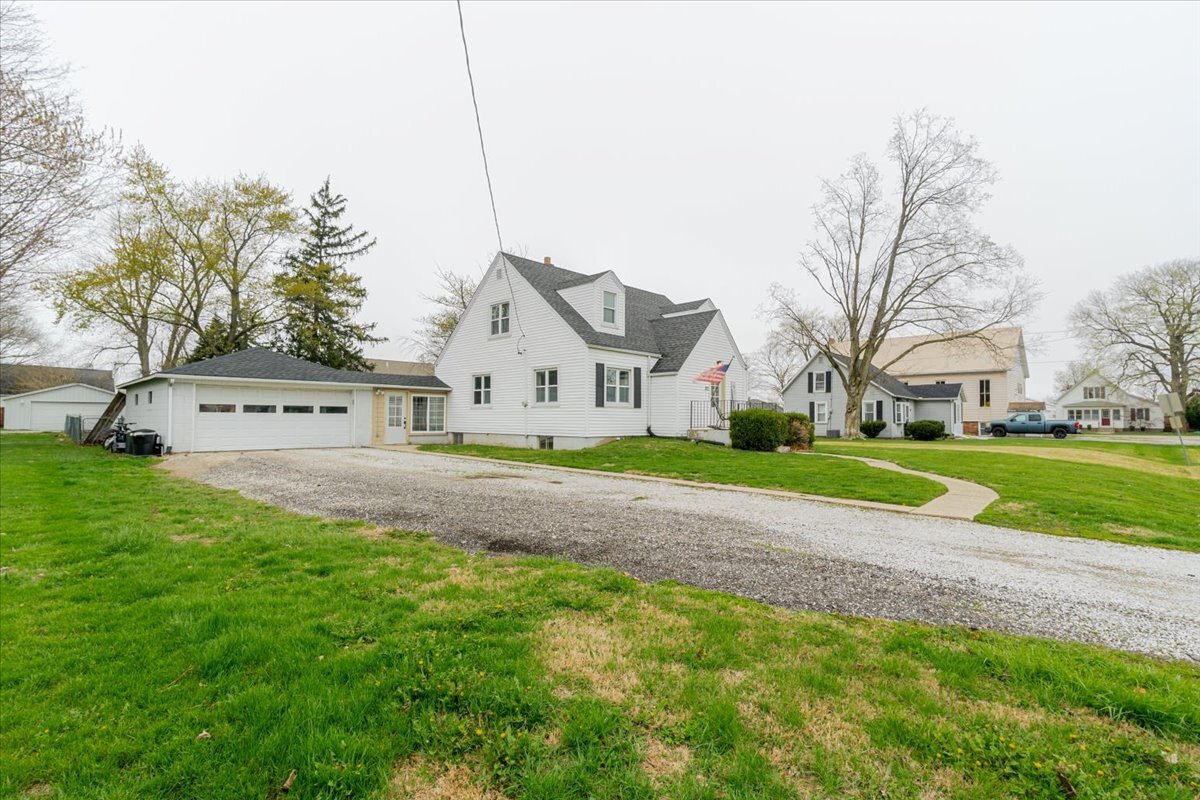 105 Detweiller Street, Congerville, IL 61729