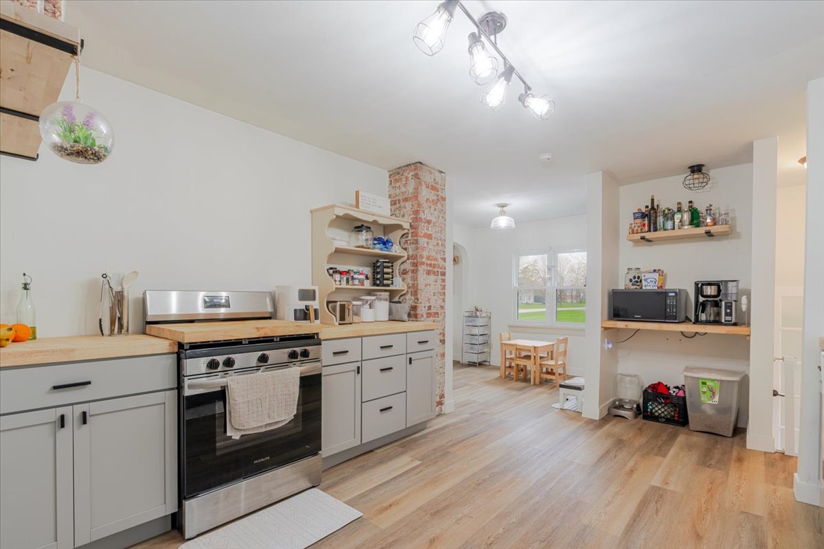 105 Detweiller Street, Congerville, IL 61729