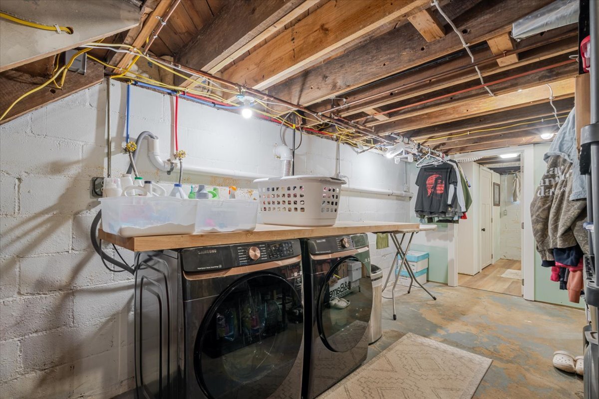 105 Detweiller Street, Congerville, IL 61729