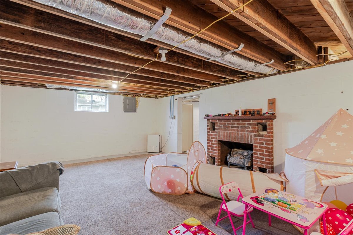 105 Detweiller Street, Congerville, IL 61729