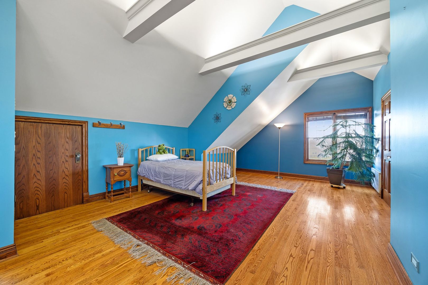 6883 W Hobart Avenue, Chicago, IL 60631