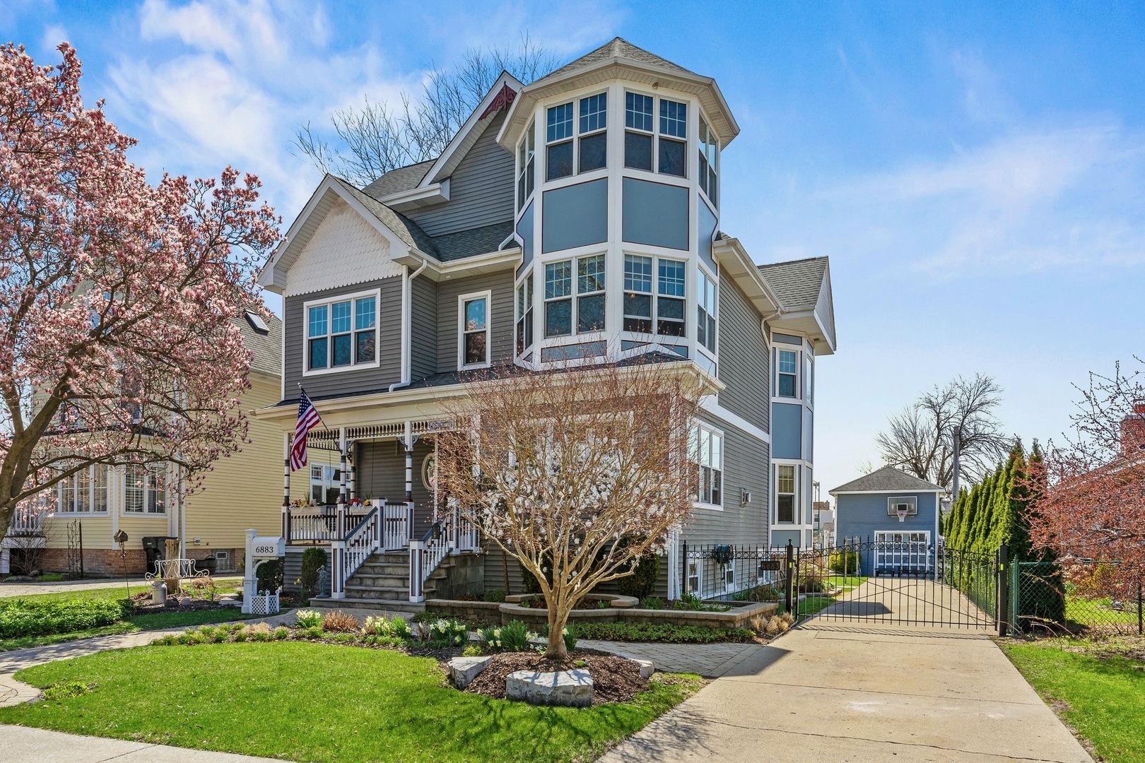 6883 W Hobart Avenue, Chicago, IL 60631