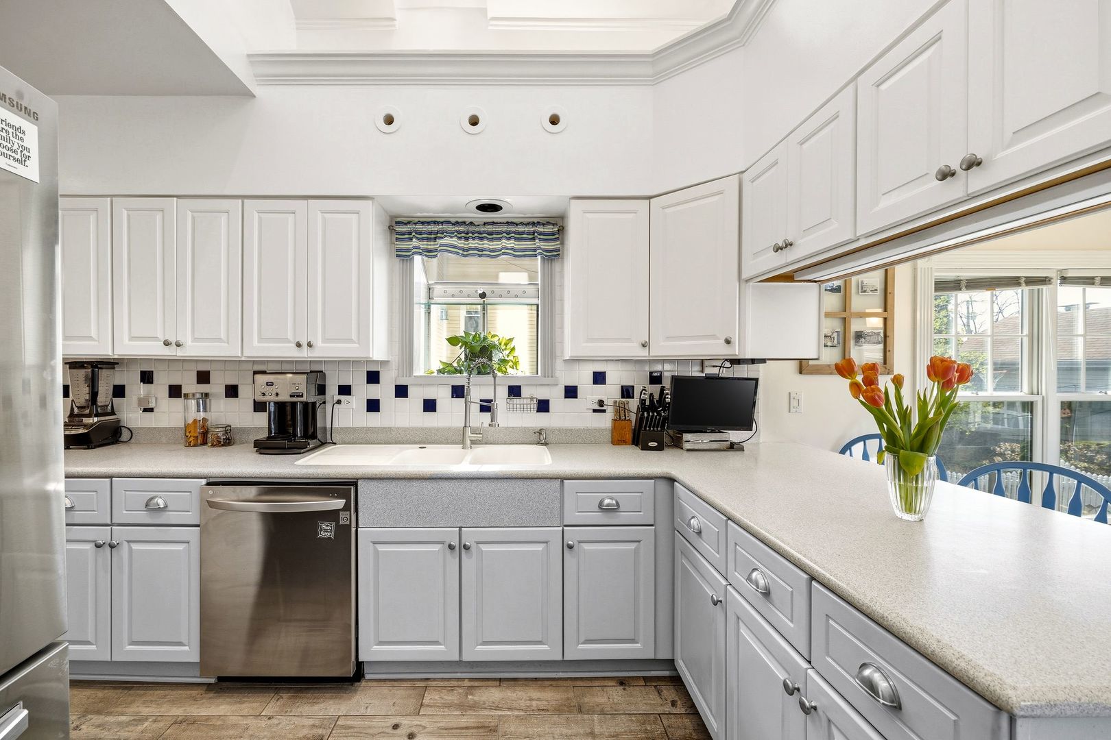 6883 W Hobart Avenue, Chicago, IL 60631