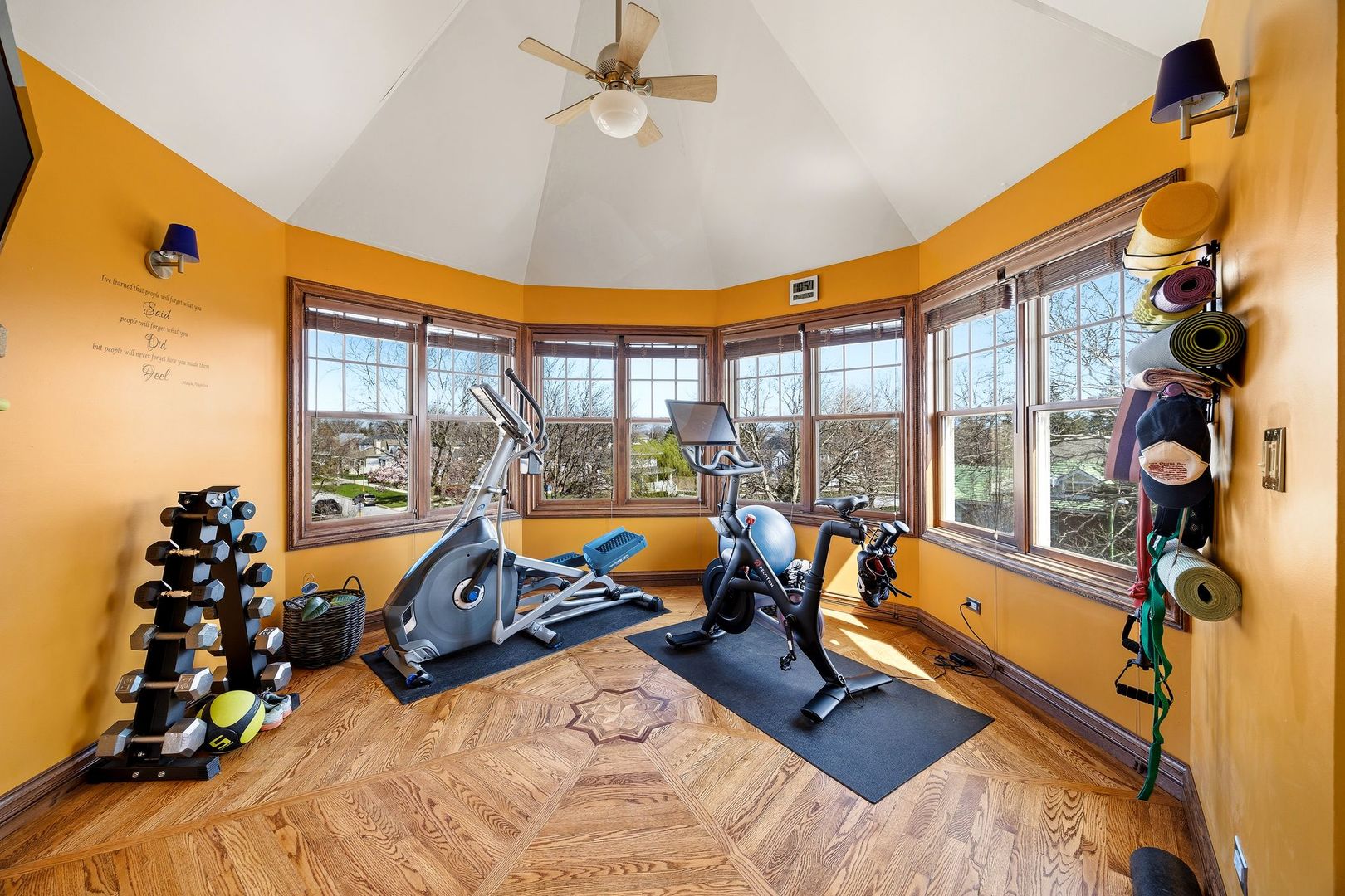 6883 W Hobart Avenue, Chicago, IL 60631