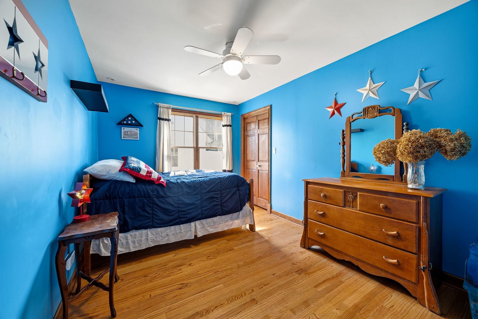 6883 W Hobart Avenue, Chicago, IL 60631