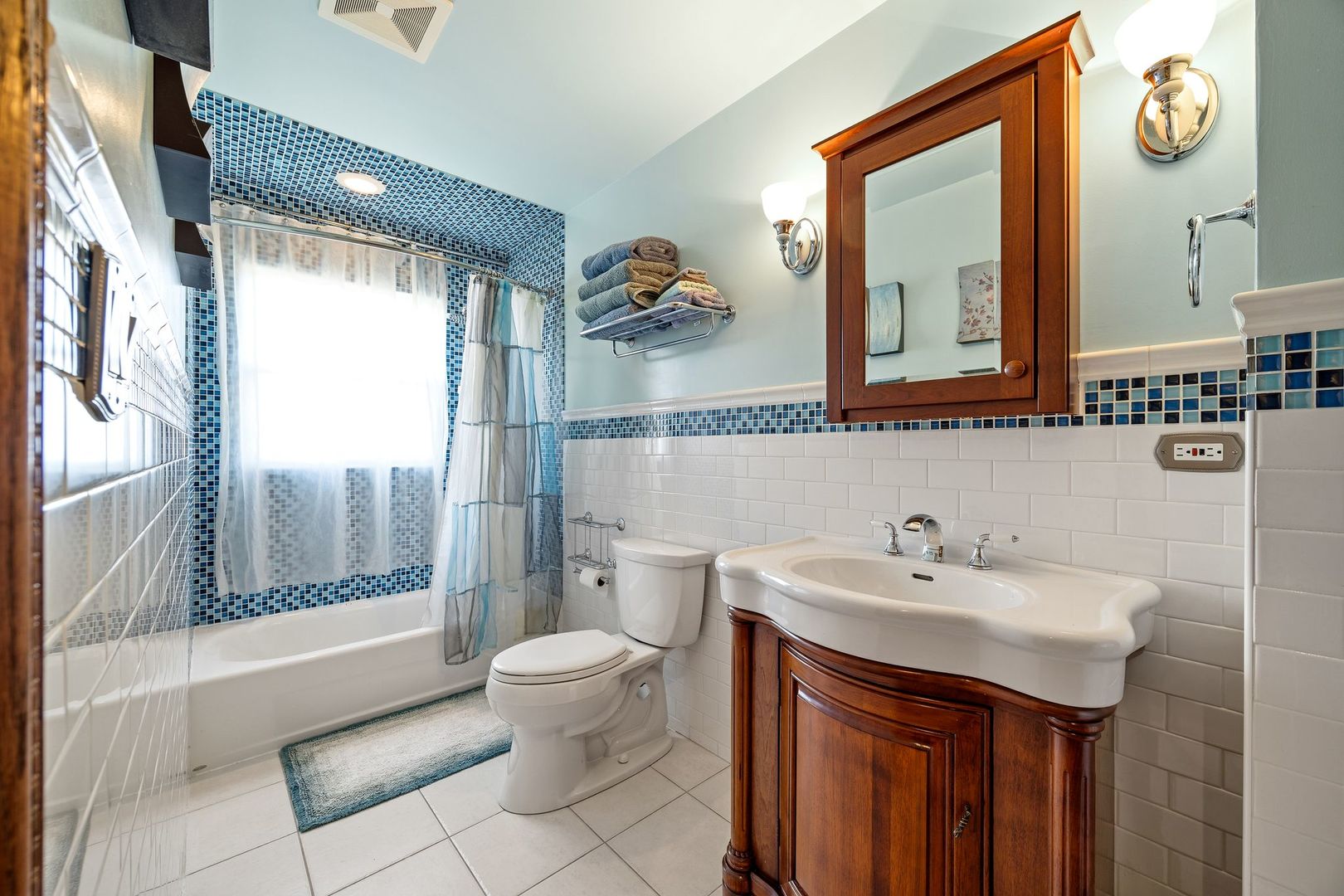 6883 W Hobart Avenue, Chicago, IL 60631