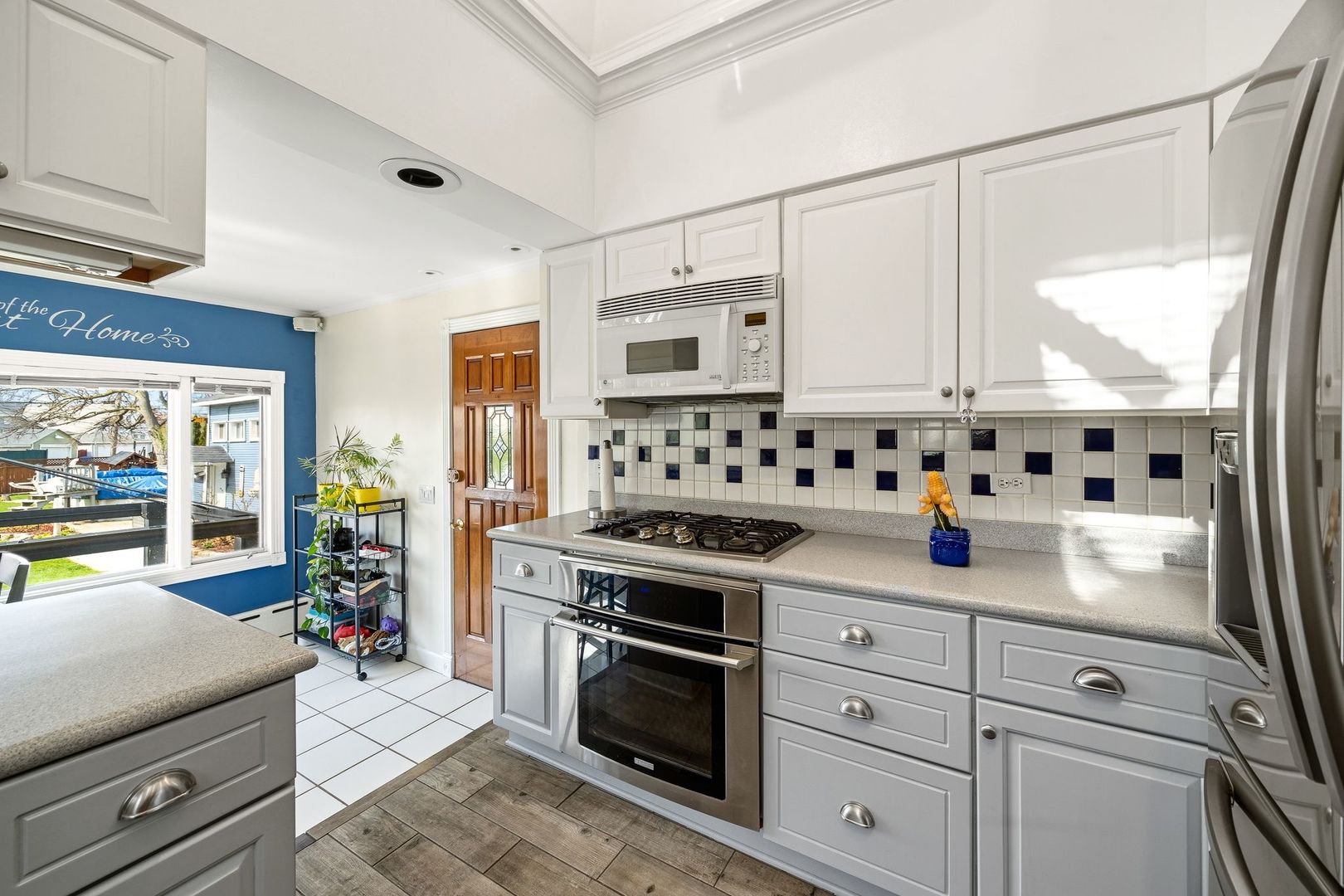 6883 W Hobart Avenue, Chicago, IL 60631