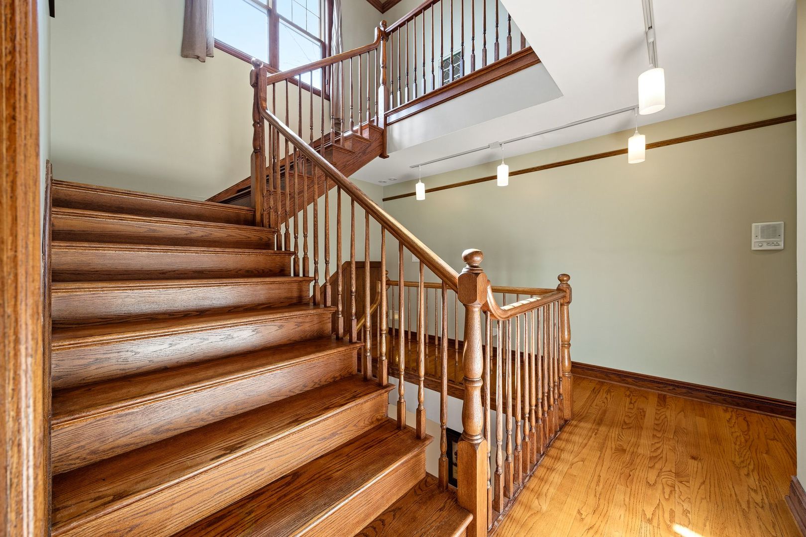 6883 W Hobart Avenue, Chicago, IL 60631