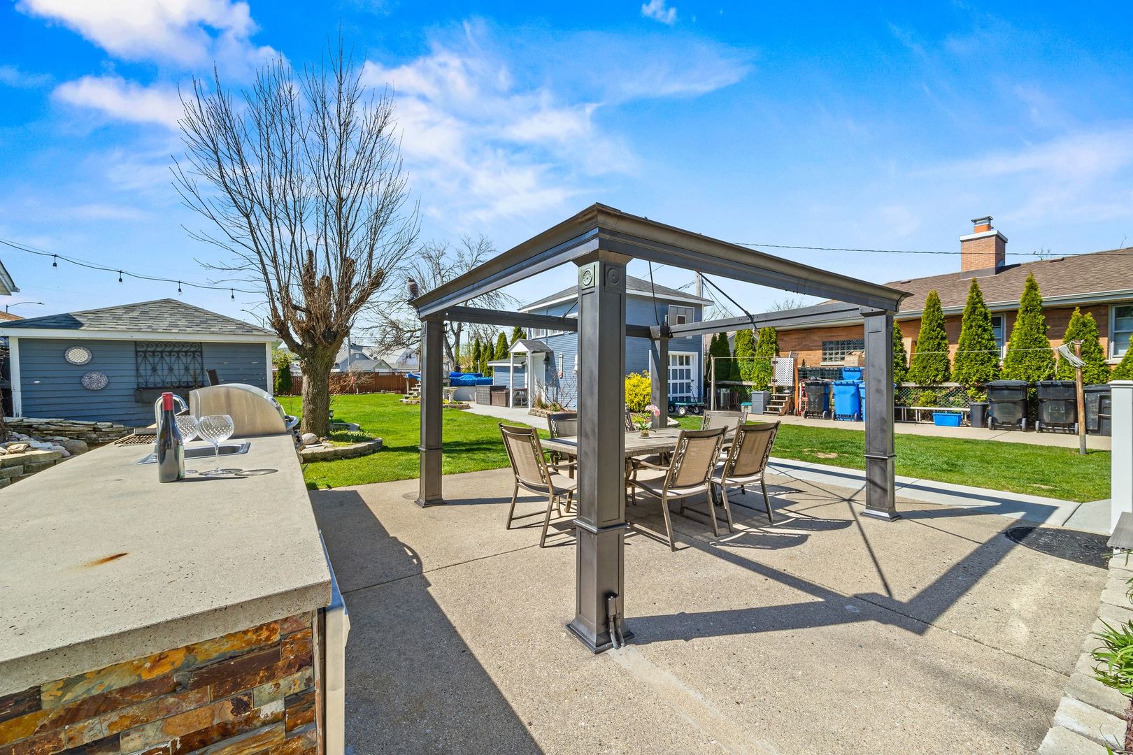 6883 W Hobart Avenue, Chicago, IL 60631