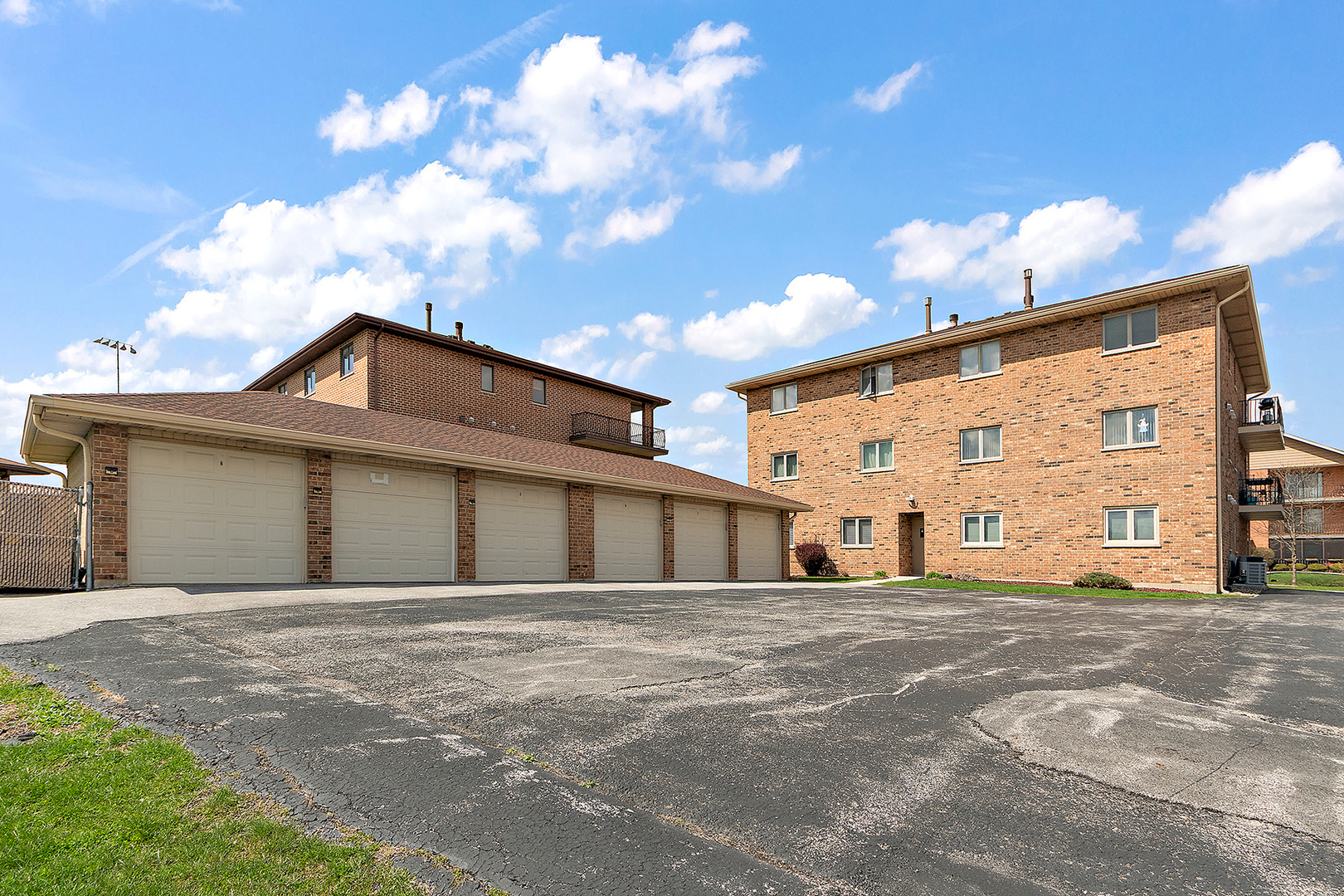 16749 Paxton Avenue #1N, Tinley Park, IL 60477