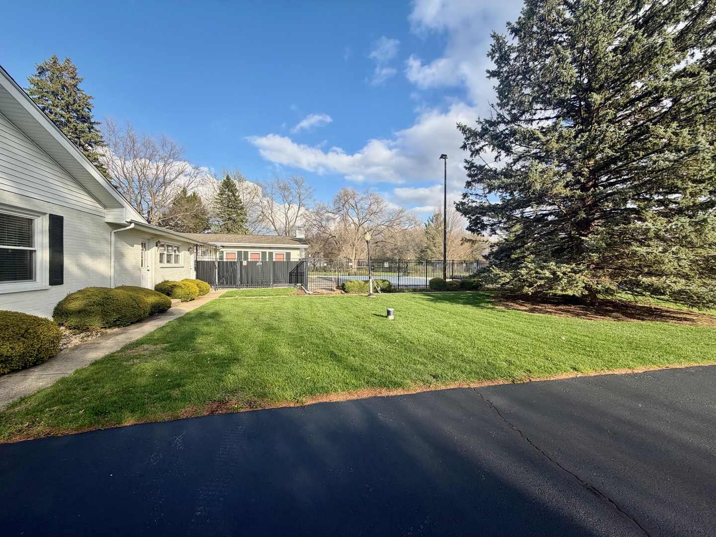 35 Oak Creek Drive, Yorkville, IL 60560