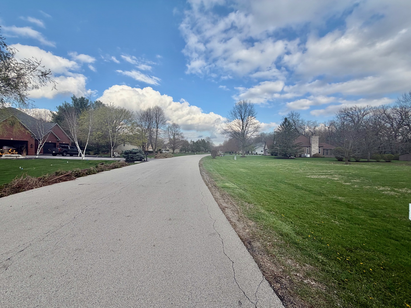 35 Oak Creek Drive, Yorkville, IL 60560