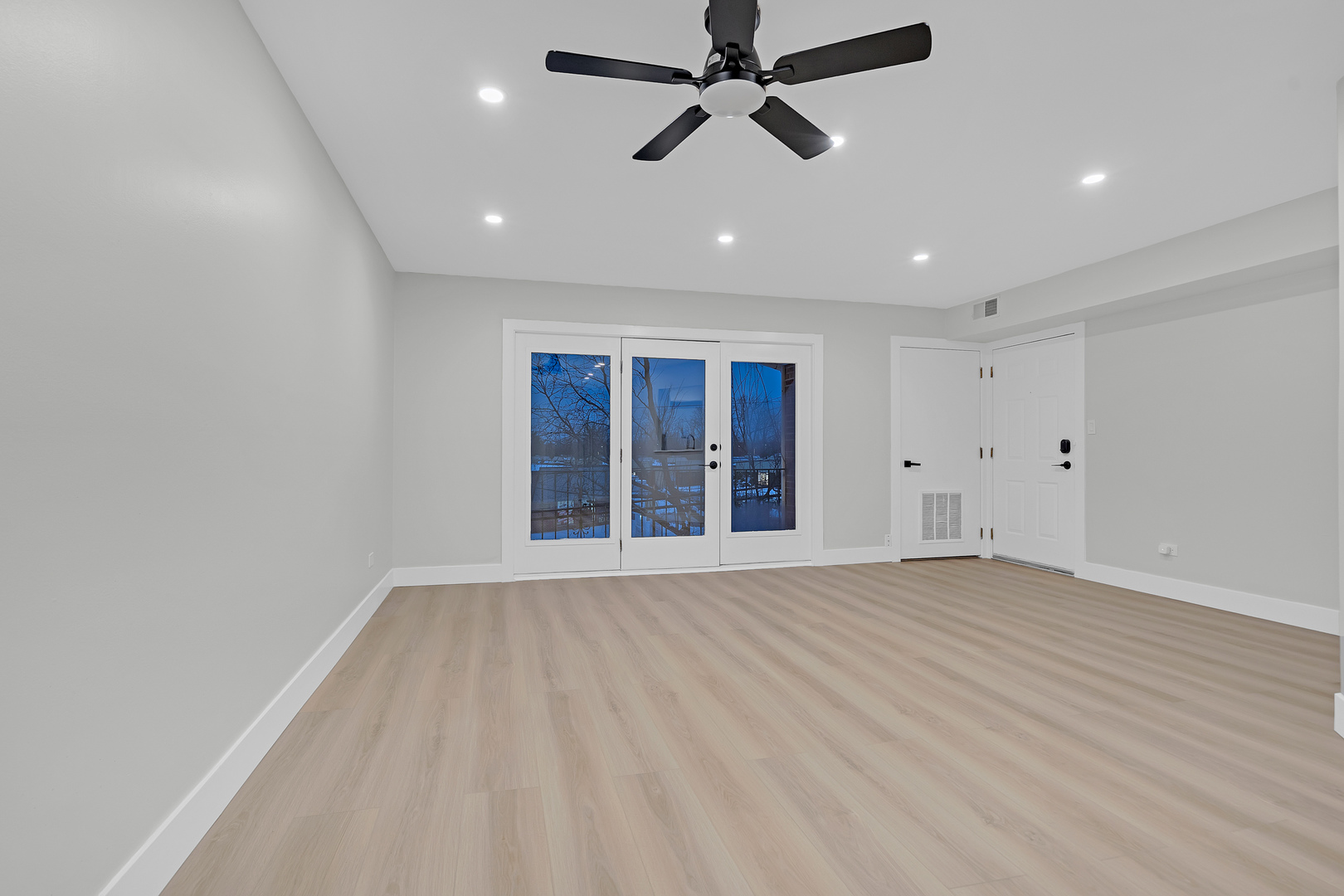 10347 Dearlove Road #302, Glenview, IL 60025