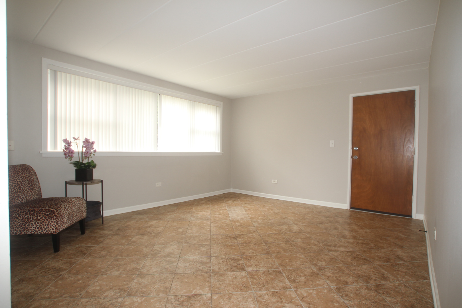 10931 S LLOYD Drive #1C, Worth, IL 60482