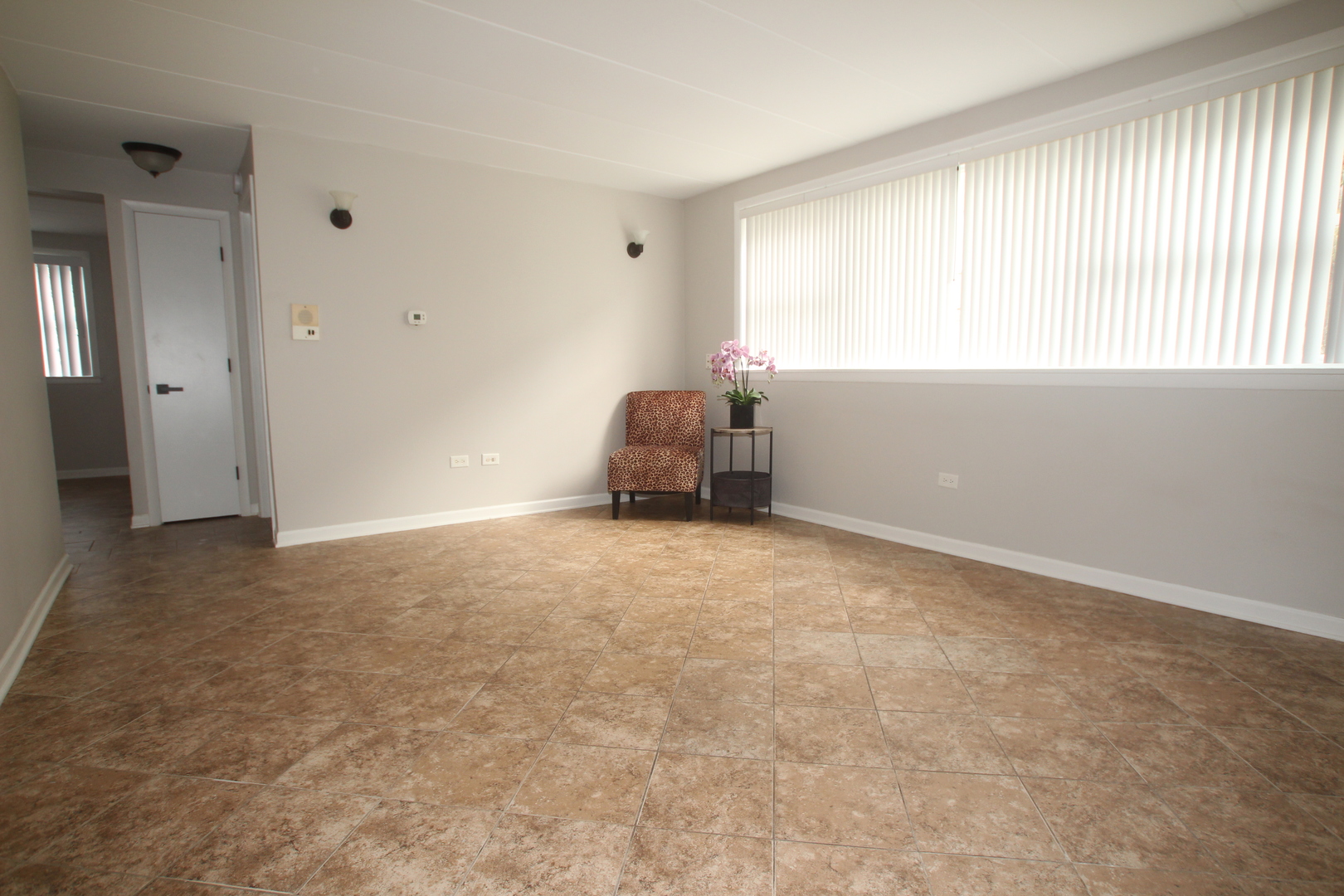 10931 S LLOYD Drive #1C, Worth, IL 60482