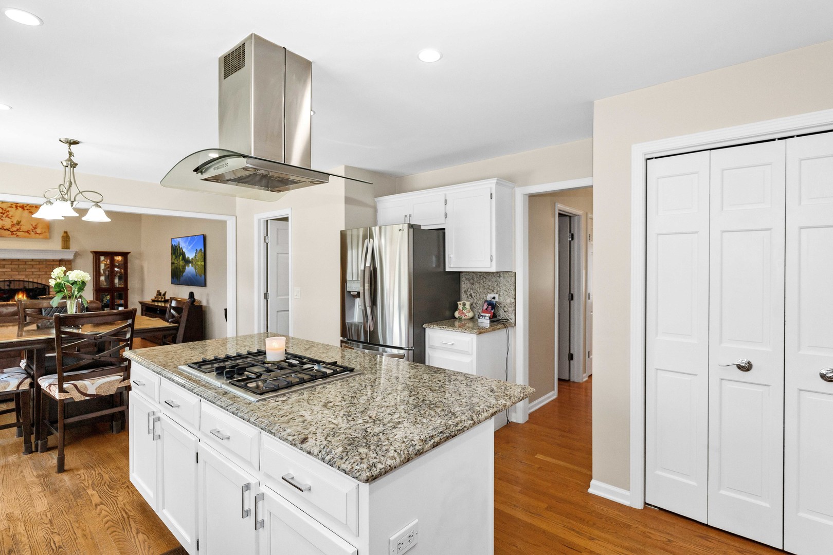 3916 Nighthawk Court, Naperville, IL 60540