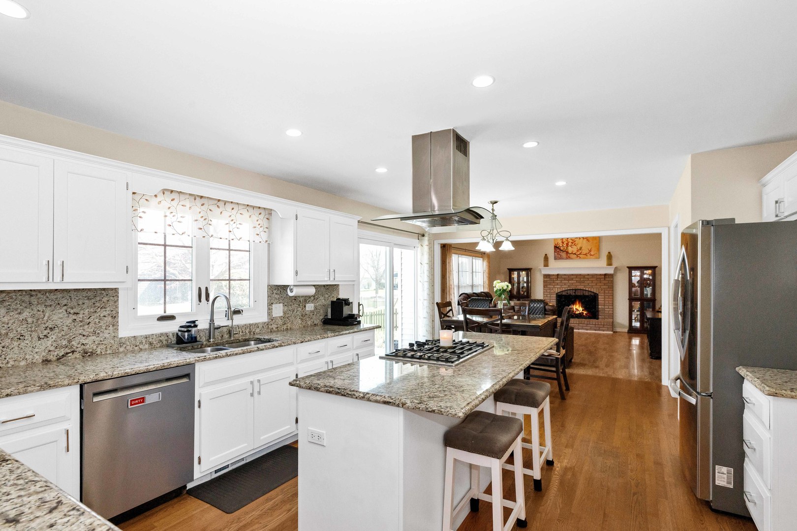 3916 Nighthawk Court, Naperville, IL 60540