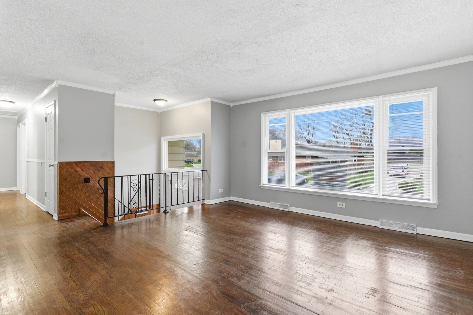 15217 WATERMAN Drive, South Holland, IL 60473