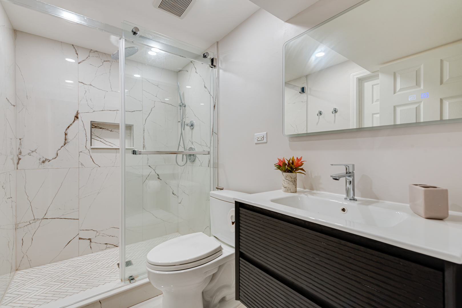 7330 N Kilbourn Avenue, Lincolnwood, IL 60712