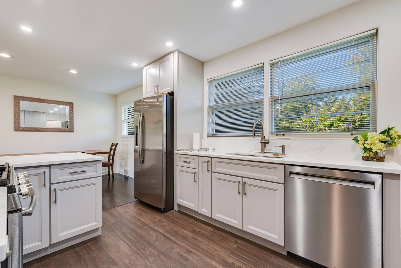 7330 N Kilbourn Avenue, Lincolnwood, IL 60712