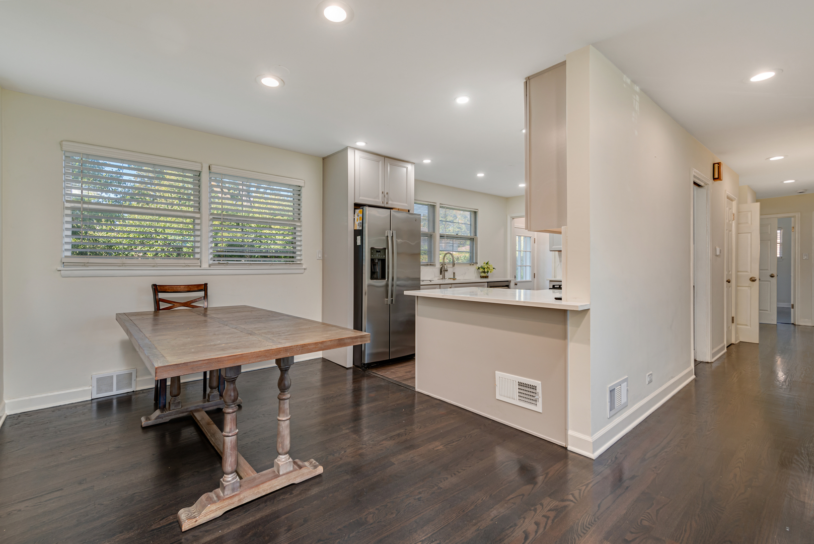 7330 N Kilbourn Avenue, Lincolnwood, IL 60712