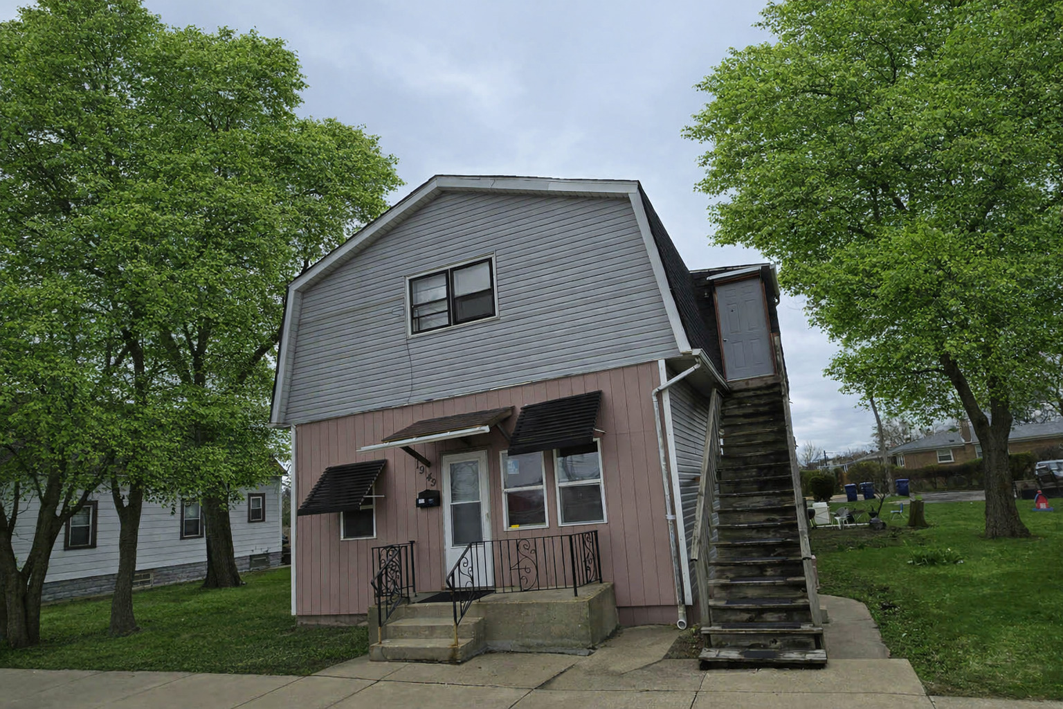 1949 BURR OAK Avenue, Blue Island, IL 60406