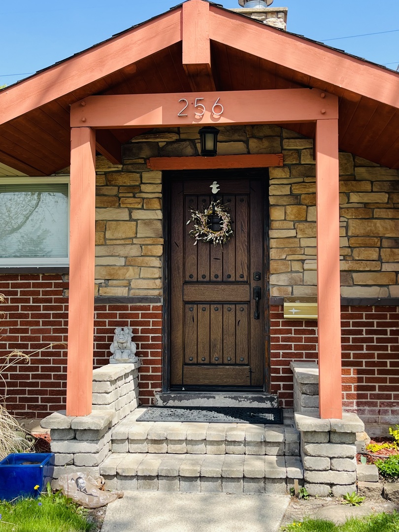 256 W KATHLEEN Drive, Des Plaines, IL 60016