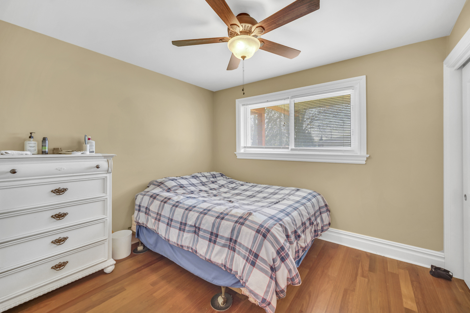 256 W KATHLEEN Drive, Des Plaines, IL 60016