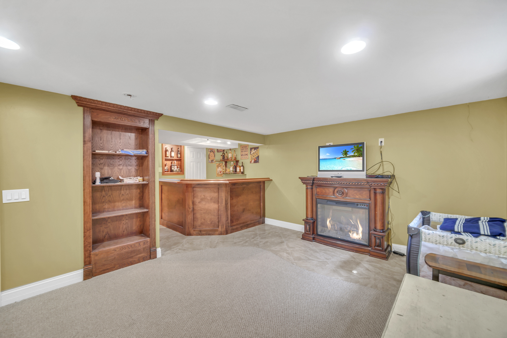 256 W KATHLEEN Drive, Des Plaines, IL 60016