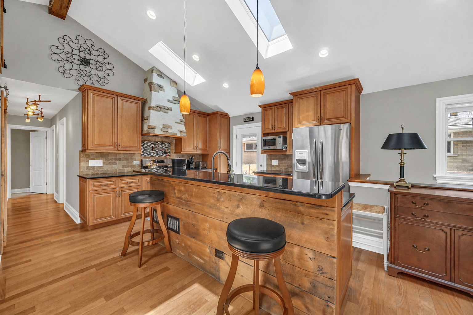 256 W KATHLEEN Drive, Des Plaines, IL 60016