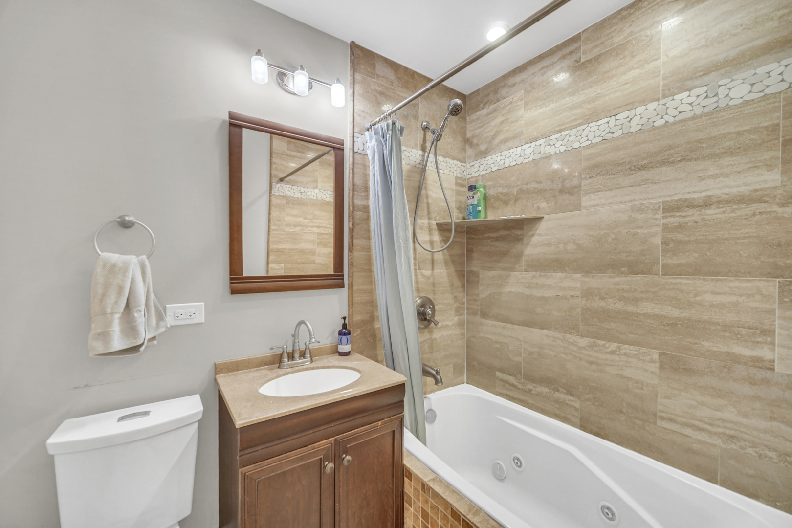 256 W KATHLEEN Drive, Des Plaines, IL 60016