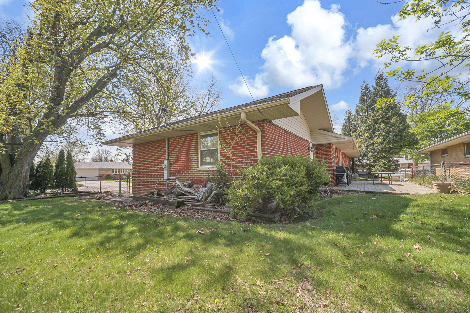 256 W KATHLEEN Drive, Des Plaines, IL 60016