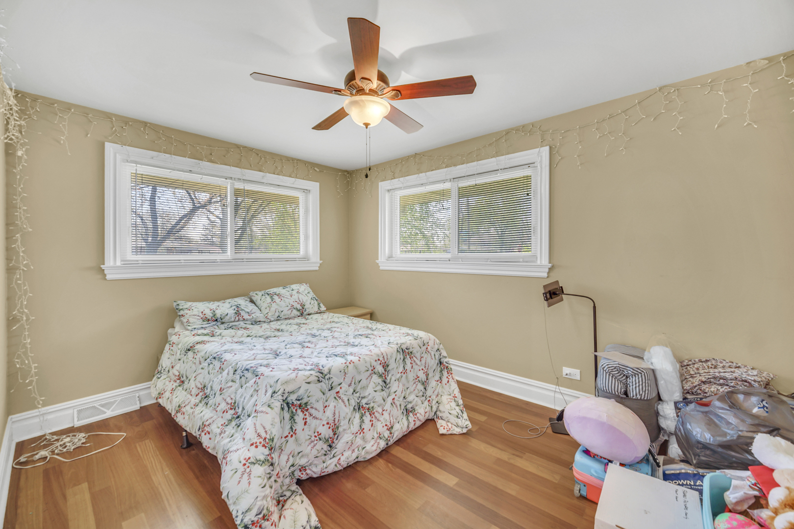 256 W KATHLEEN Drive, Des Plaines, IL 60016