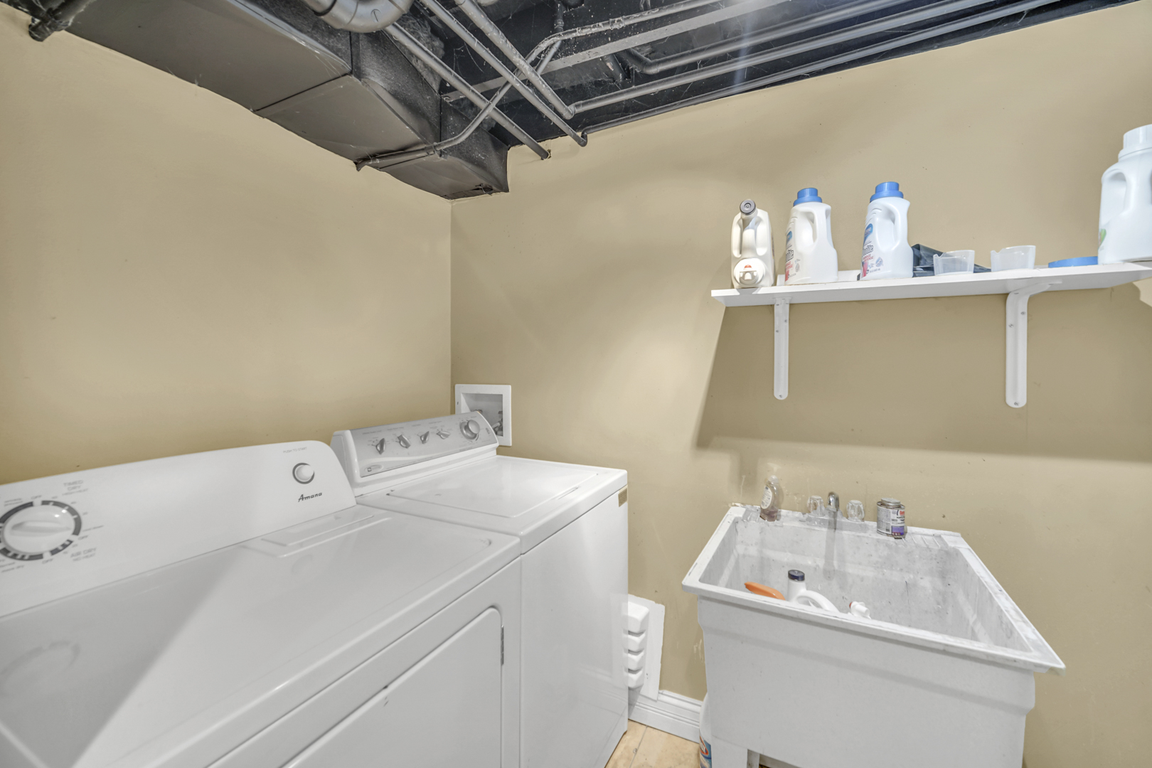 256 W KATHLEEN Drive, Des Plaines, IL 60016